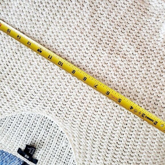 Used H and M knitted sweater Color Cream Size S. - Picture 3 of 7